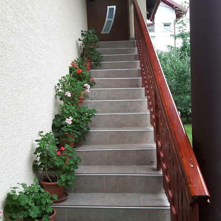 Apartman Petra & Tena Слуни Екстериор снимка
