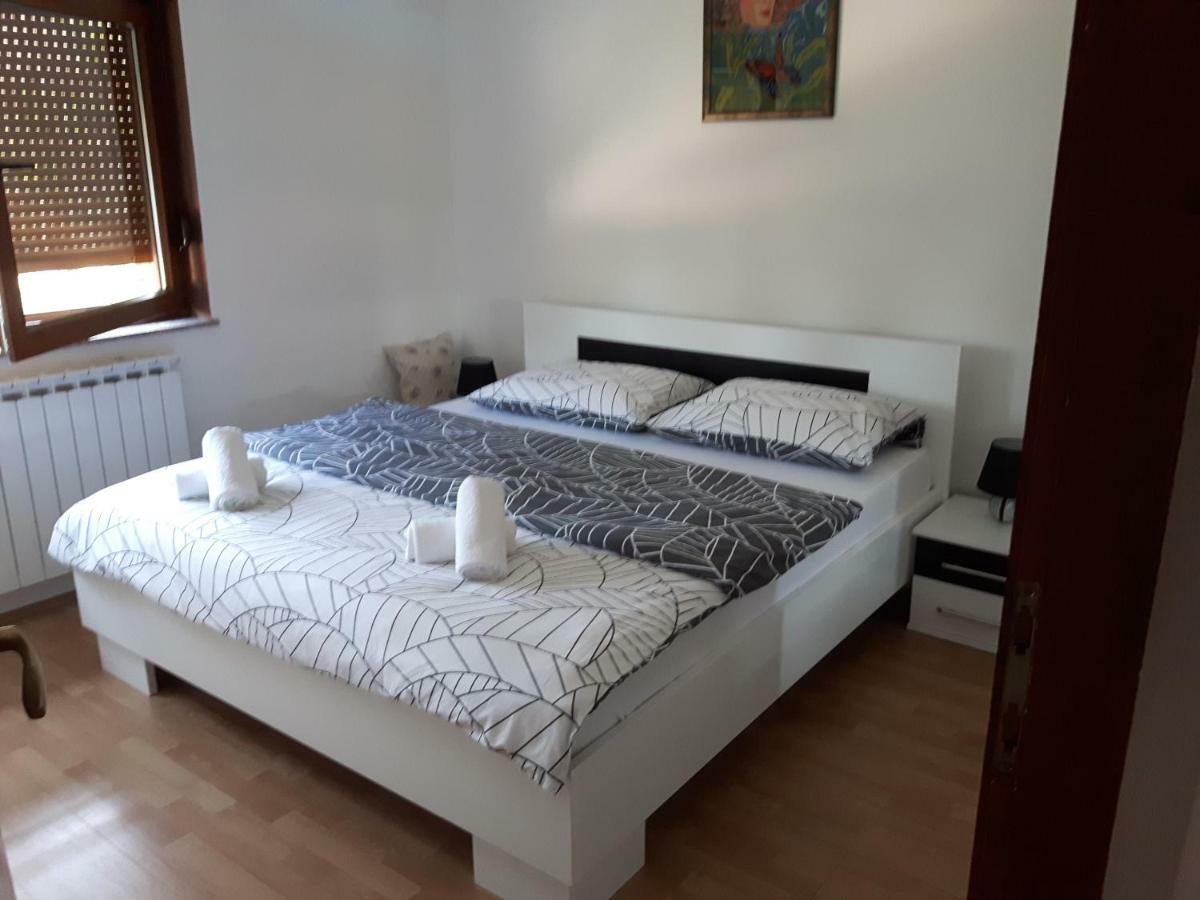 Apartman Petra & Tena Слуни Екстериор снимка
