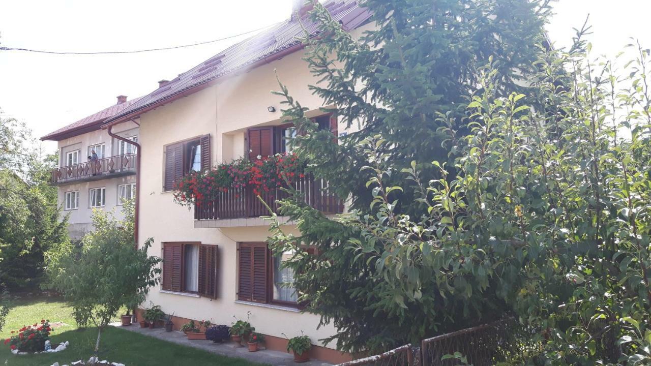 Apartman Petra & Tena Слуни Екстериор снимка
