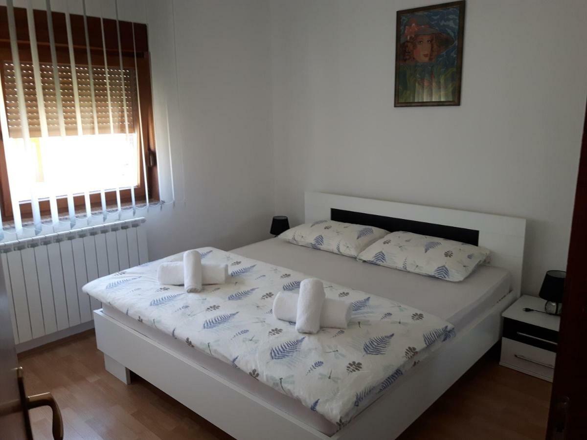 Apartman Petra & Tena Слуни Екстериор снимка