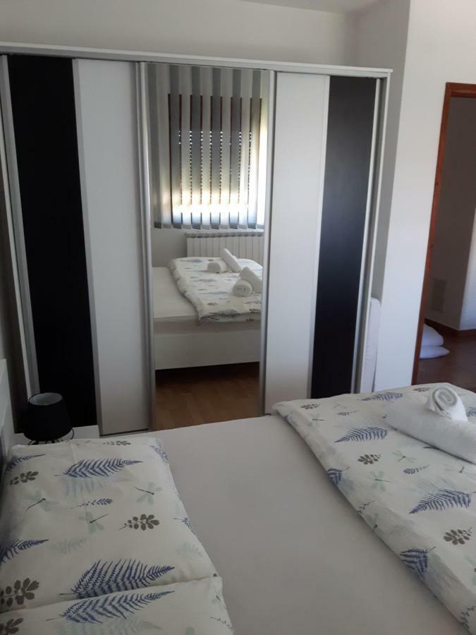 Apartman Petra & Tena Слуни Екстериор снимка
