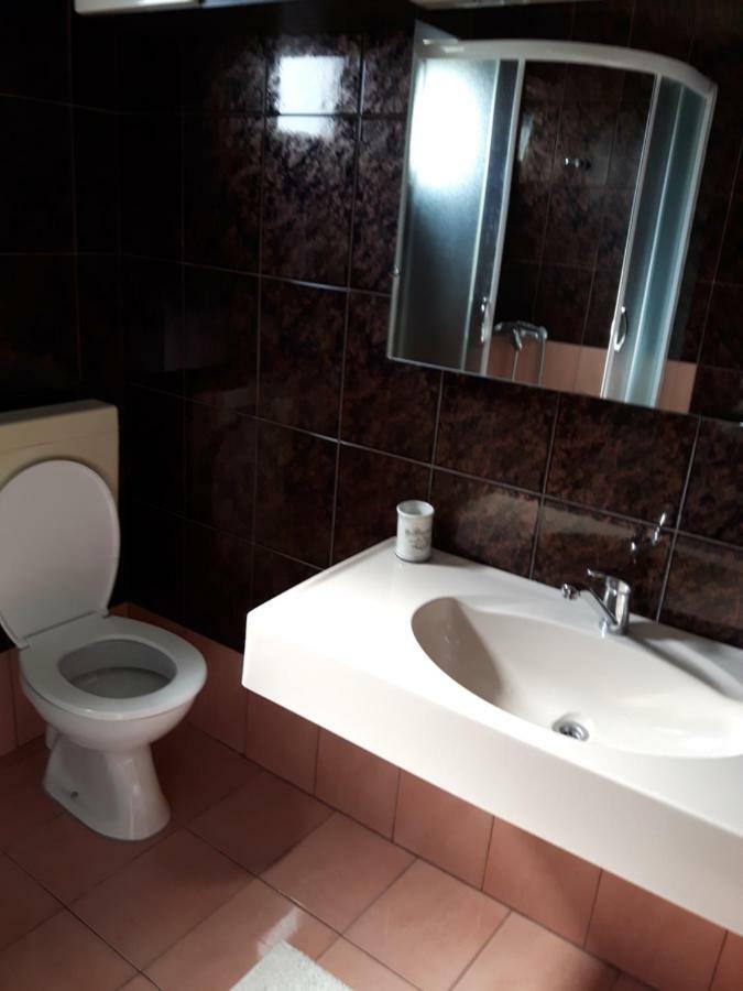 Apartman Petra & Tena Слуни Екстериор снимка