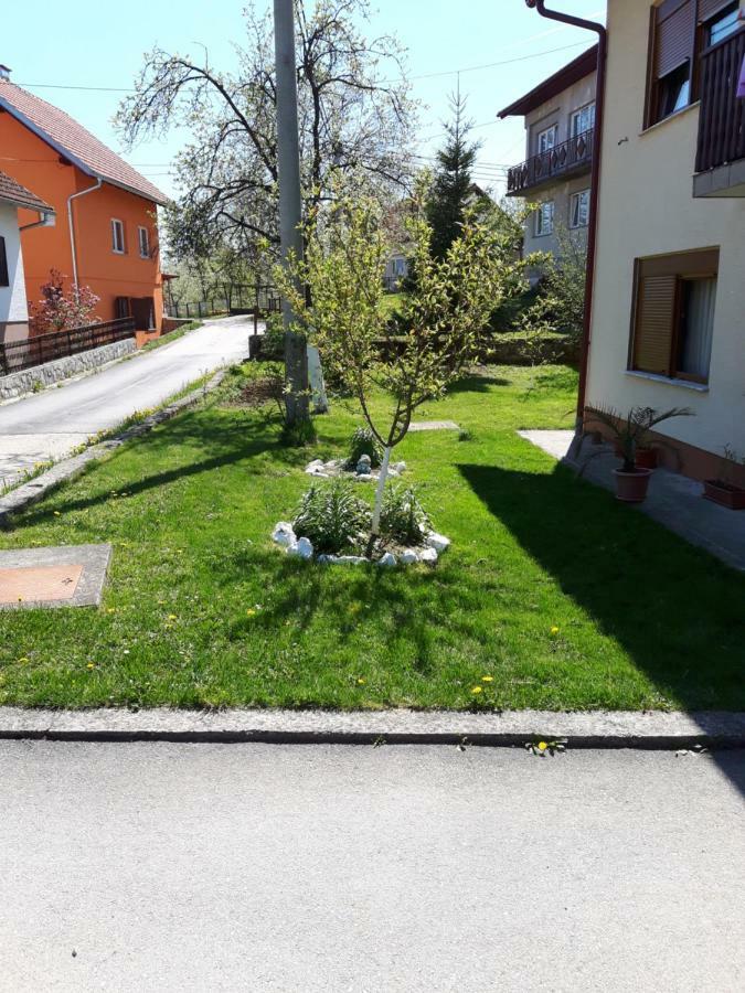 Apartman Petra & Tena Слуни Екстериор снимка