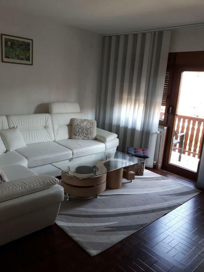 Apartman Petra & Tena Слуни Екстериор снимка