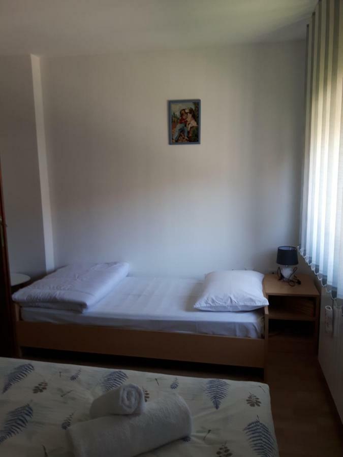 Apartman Petra & Tena Слуни Екстериор снимка