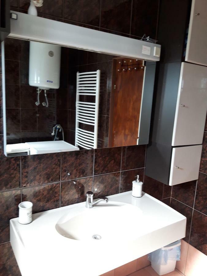 Apartman Petra & Tena Слуни Екстериор снимка