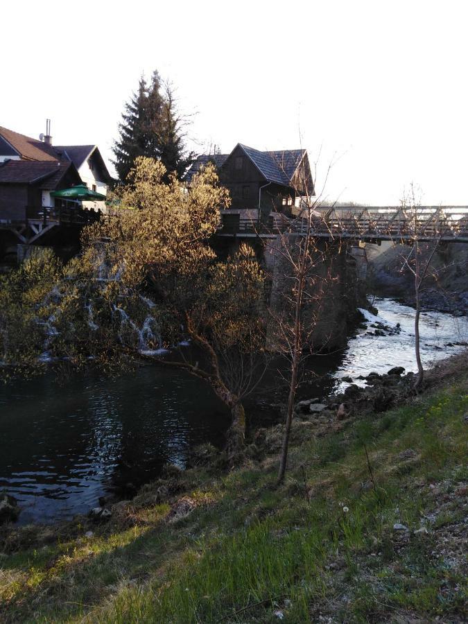 Apartman Petra & Tena Слуни Екстериор снимка